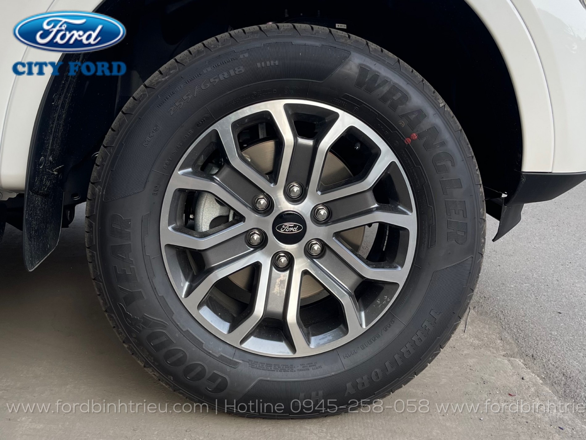 ford_everest_ambiente_2024_ngoai_that_4