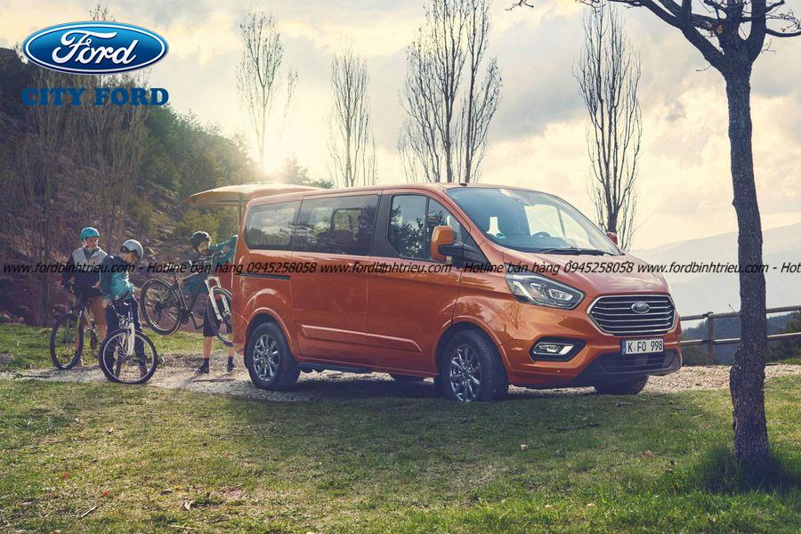 gia xe ford tourneo 2020 moi nhat