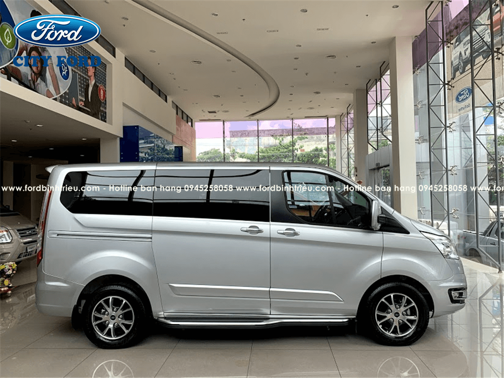 ford_tourneo_titanium_2021_ngoai_that_6