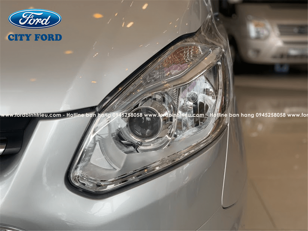 ford_tourneo_titanium_2021_ngoai_that_3
