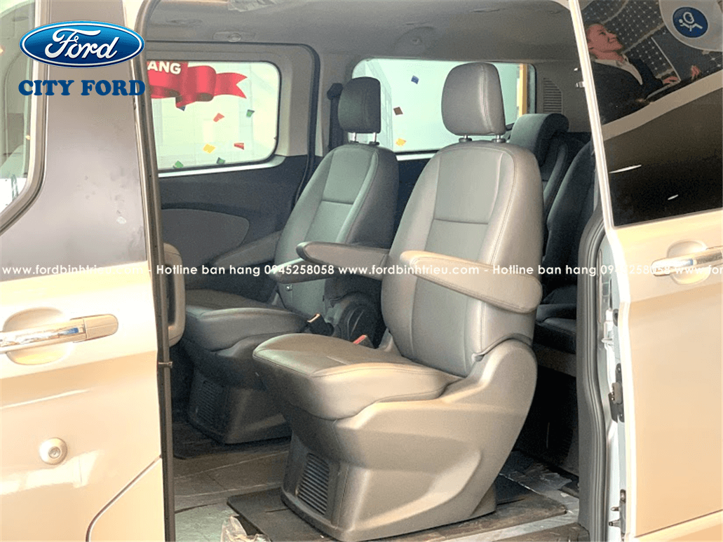 ford_tourneo_titanium_2021_ngoai_that_13