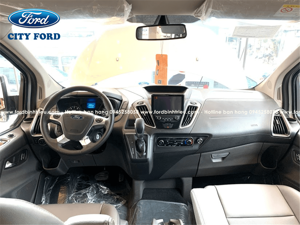 ford_tourneo_titanium_2021_ngoai_that_14