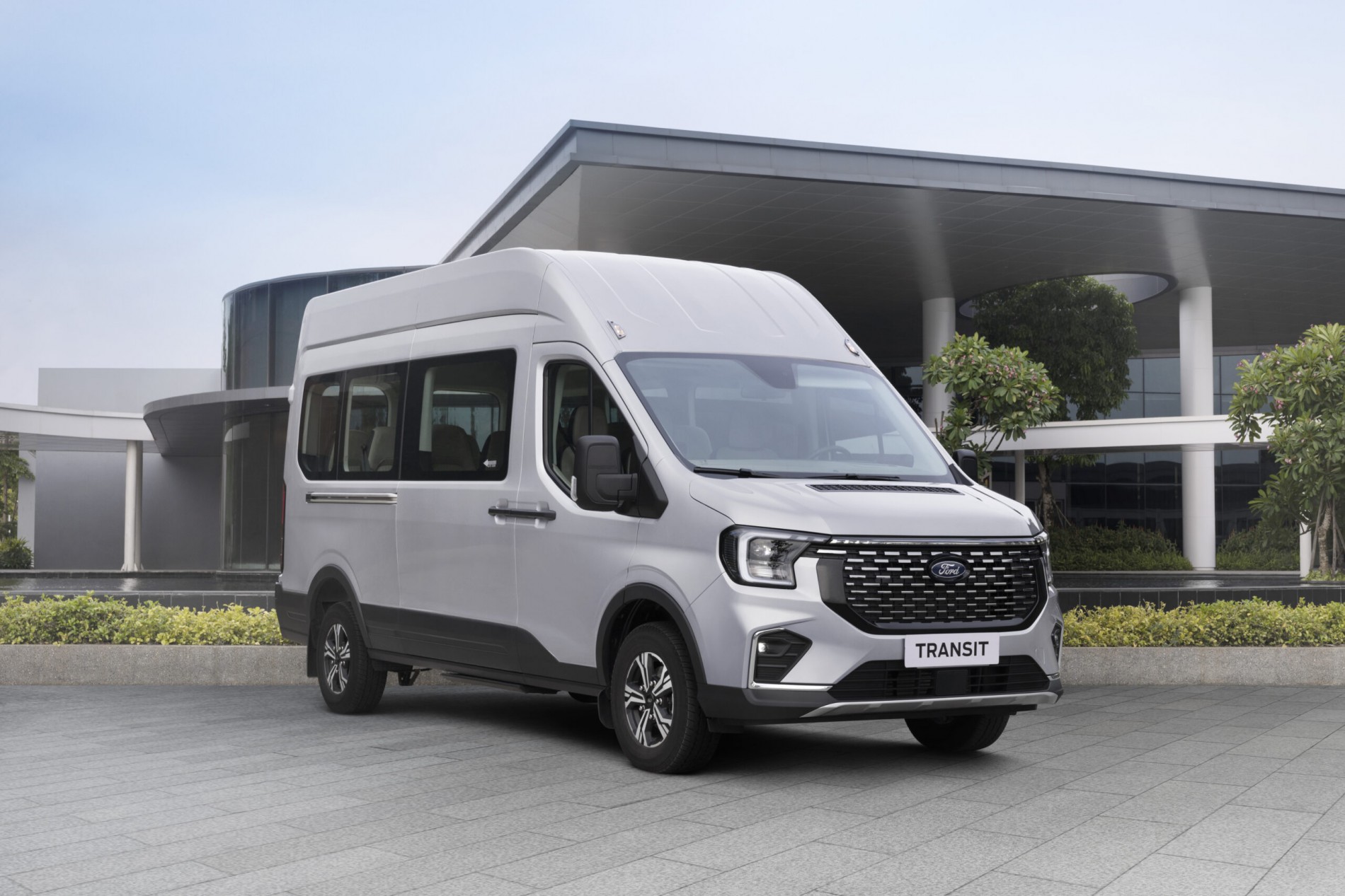 gia_xe_ford_transit_2025_premium_16_cho_-_ngoai_that__2
