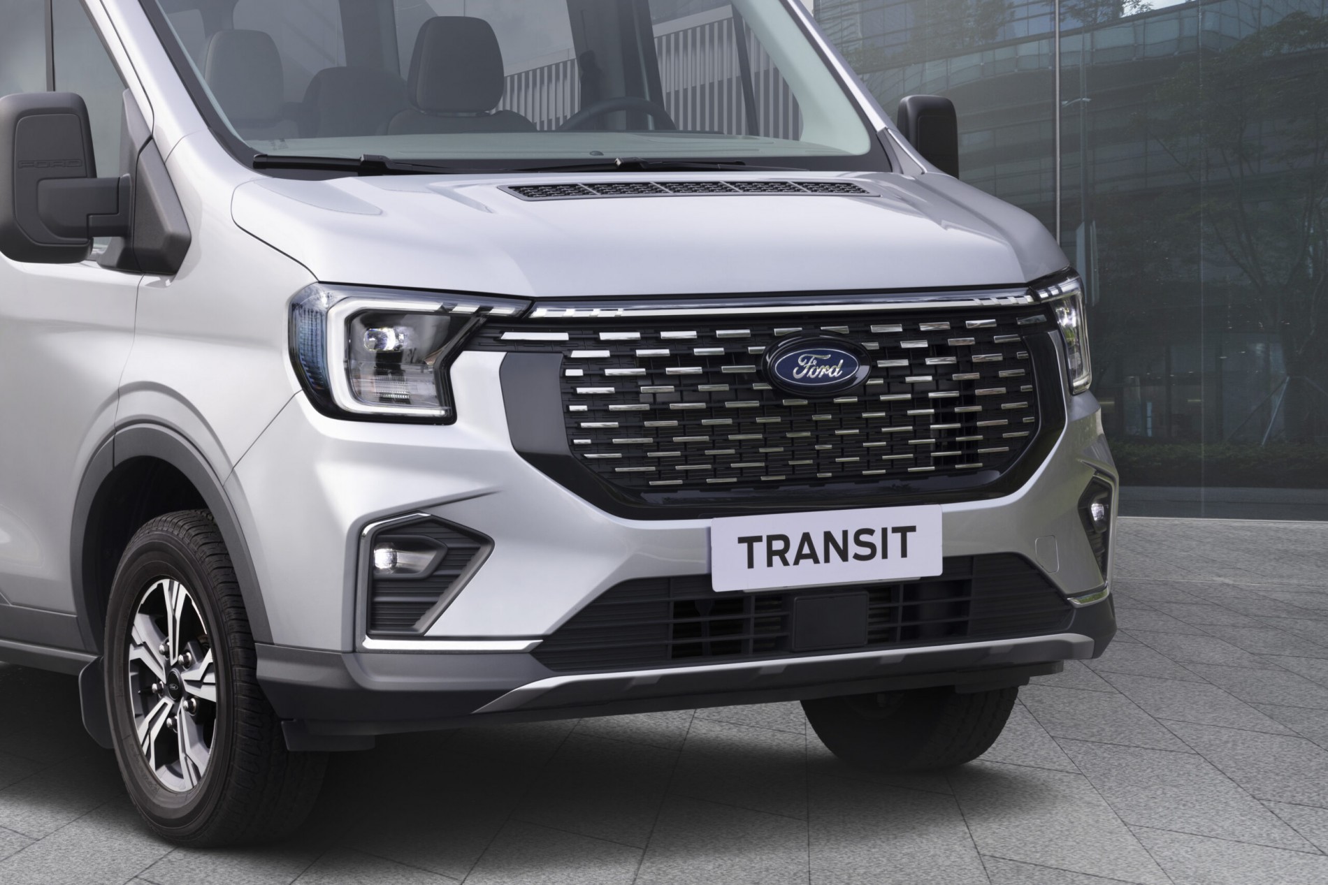 gia_xe_ford_transit_2025_premium_16_cho_-_ngoai_that__4