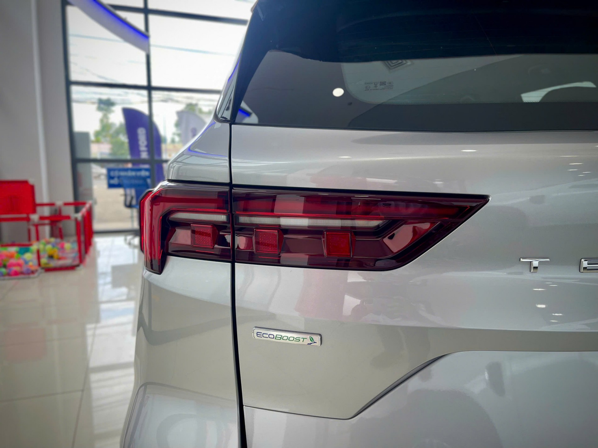 ford_territory_titanium_x_2025_-_ngoai_that_2