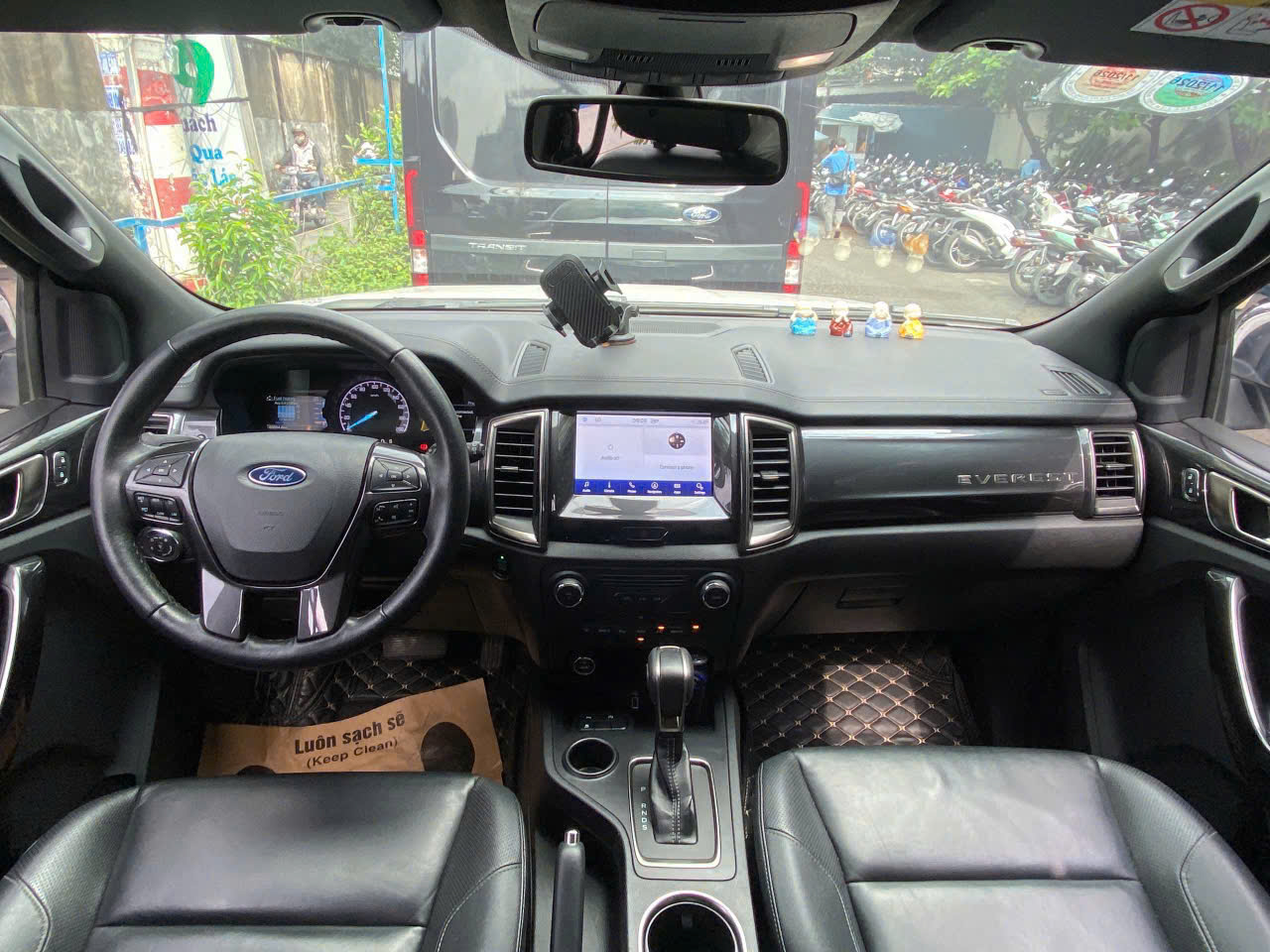 ford_everest_titanium_1_cau_2022_xe_ford_cu_chinh_hang_6