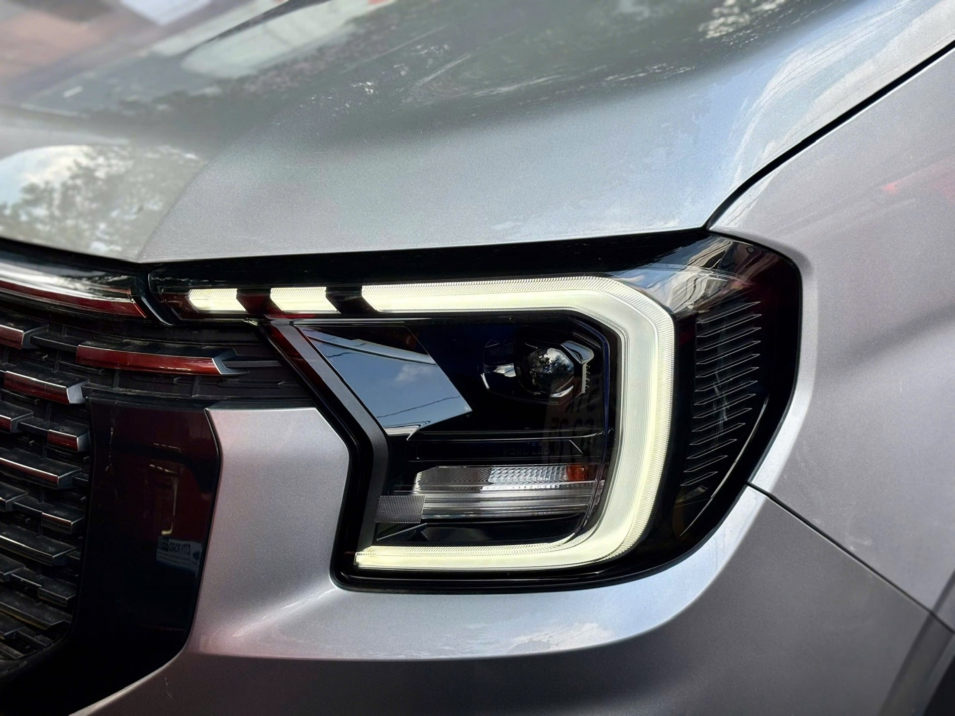 xe_cu_ford_transit_2025_sieu_luot_-_xe_ford_cu_chinh_hang_8