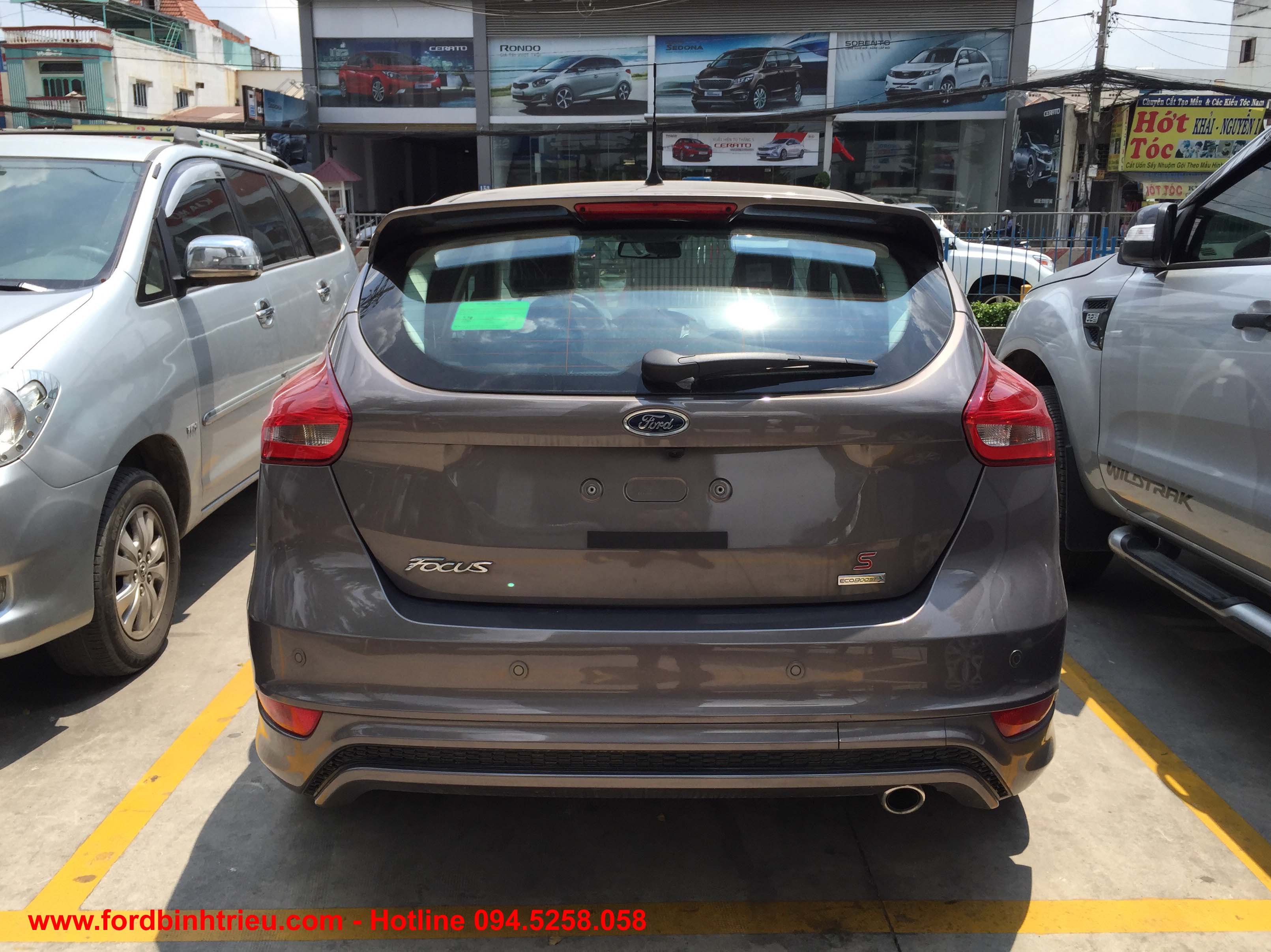 ford focus 2018 sport - duoi xe