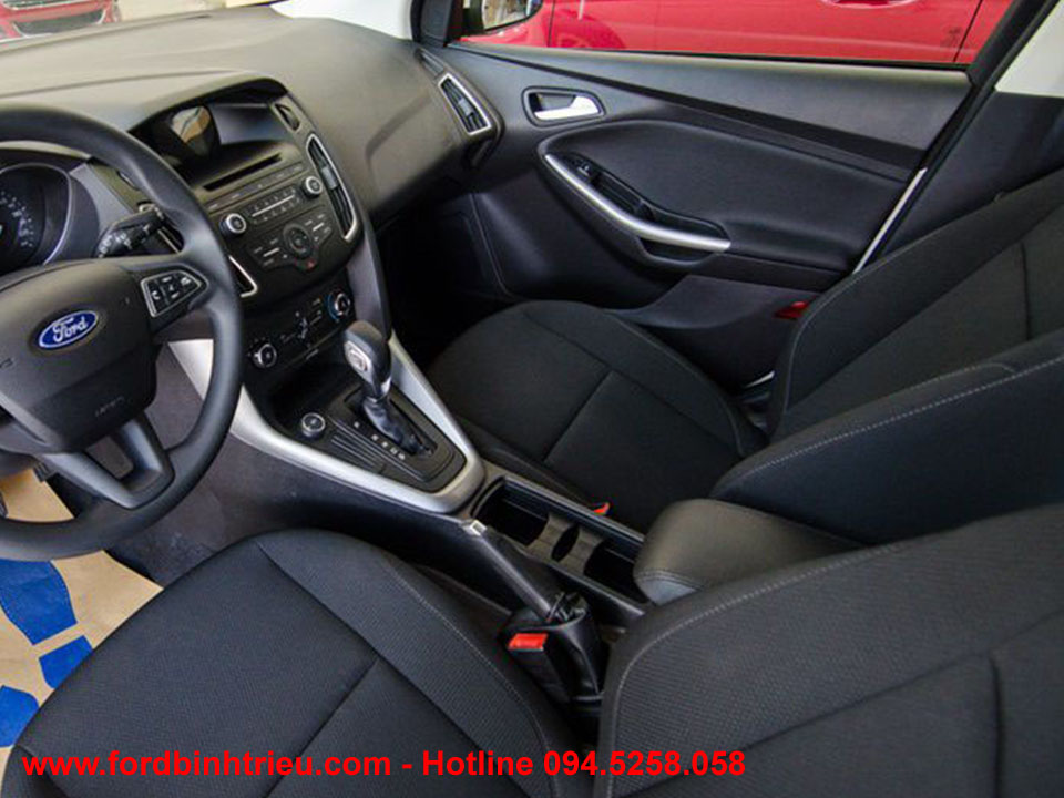 ford focus 2018 trend 5 cua - noi that