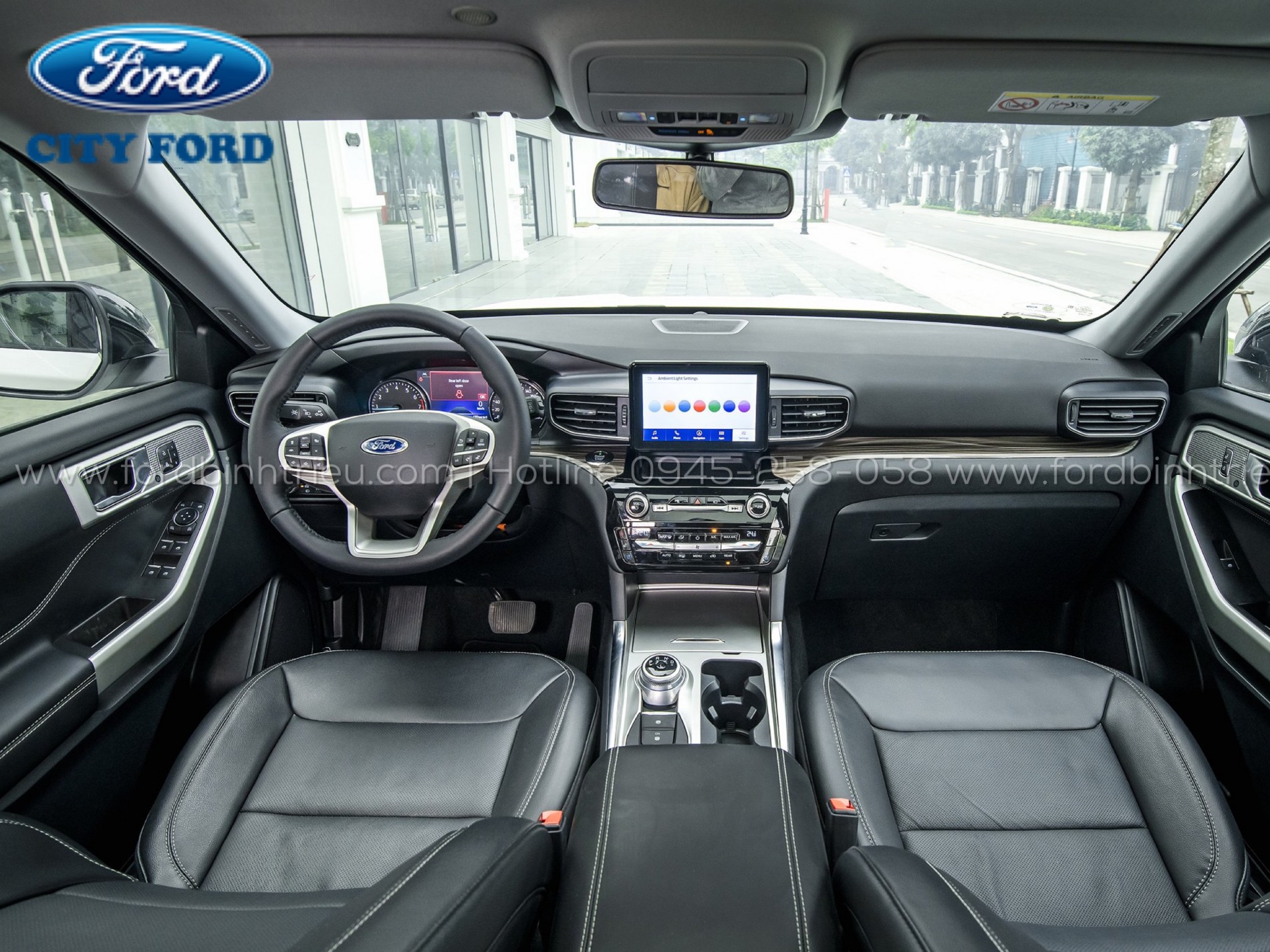 gia_xe_ford_explorer_2025_noi_that_1