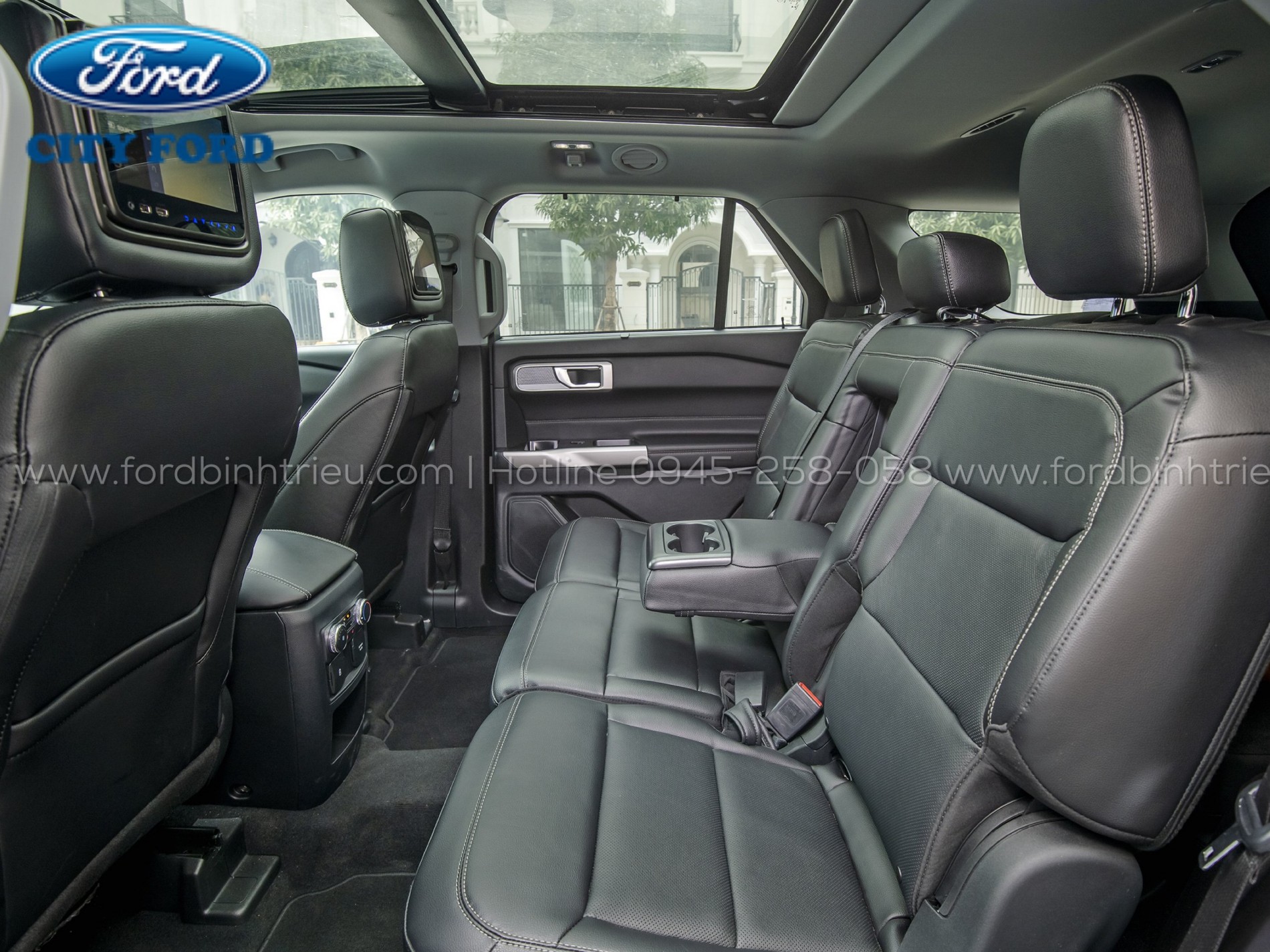 gia_xe_ford_explorer_2025_noi_that_12