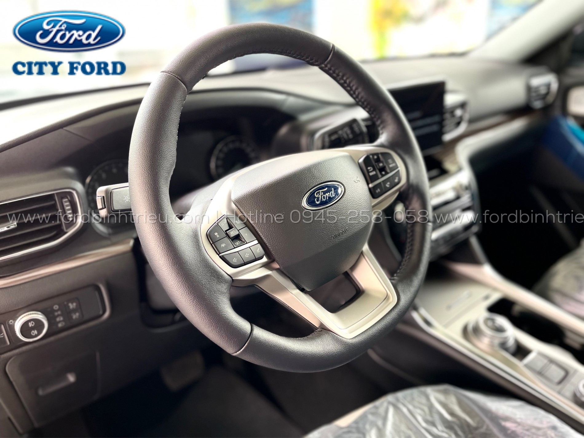 gia_xe_ford_explorer_2025_noi_that_6