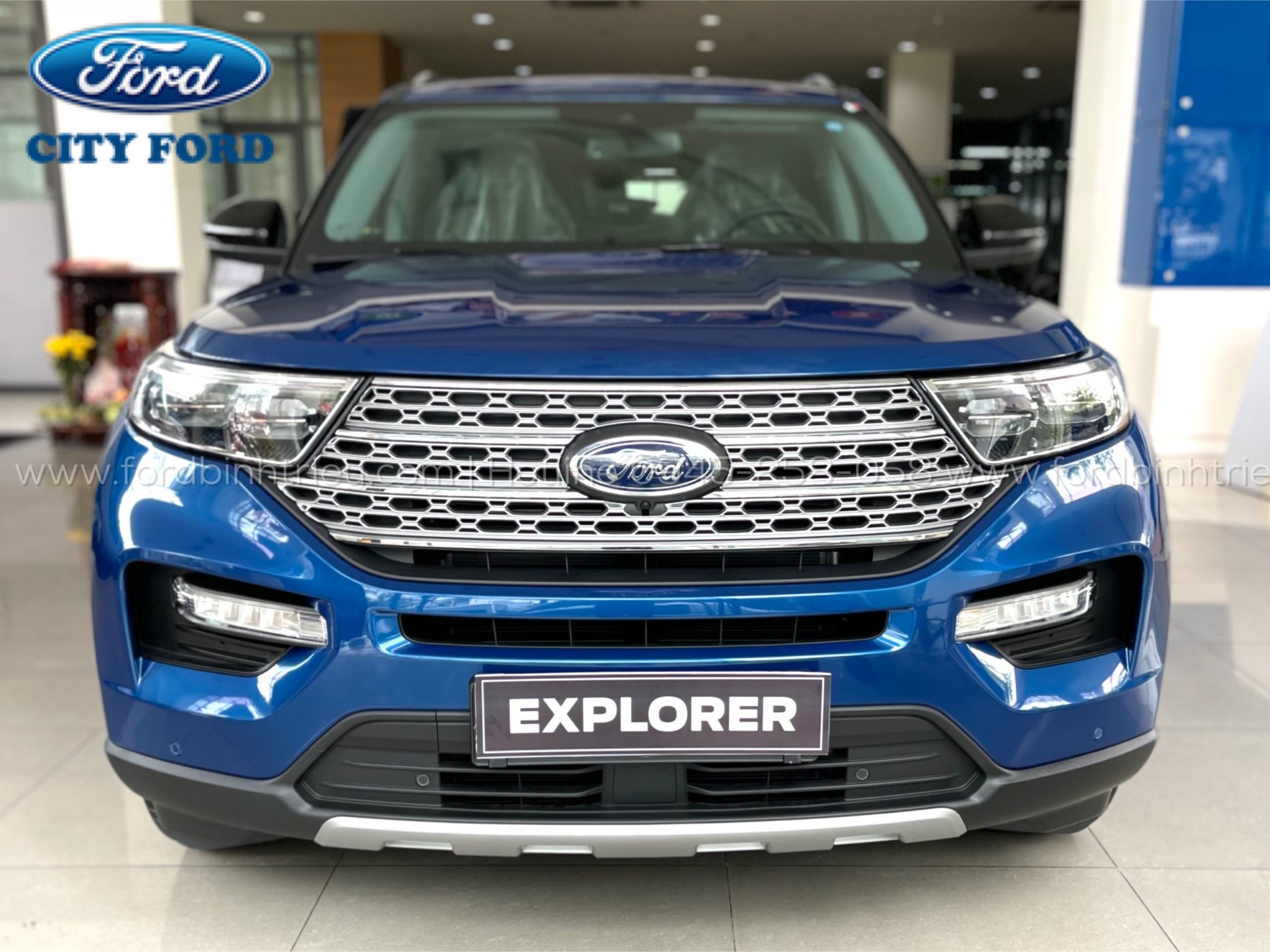 gia_xe_ford_explorer_2025_ngoai_that_1