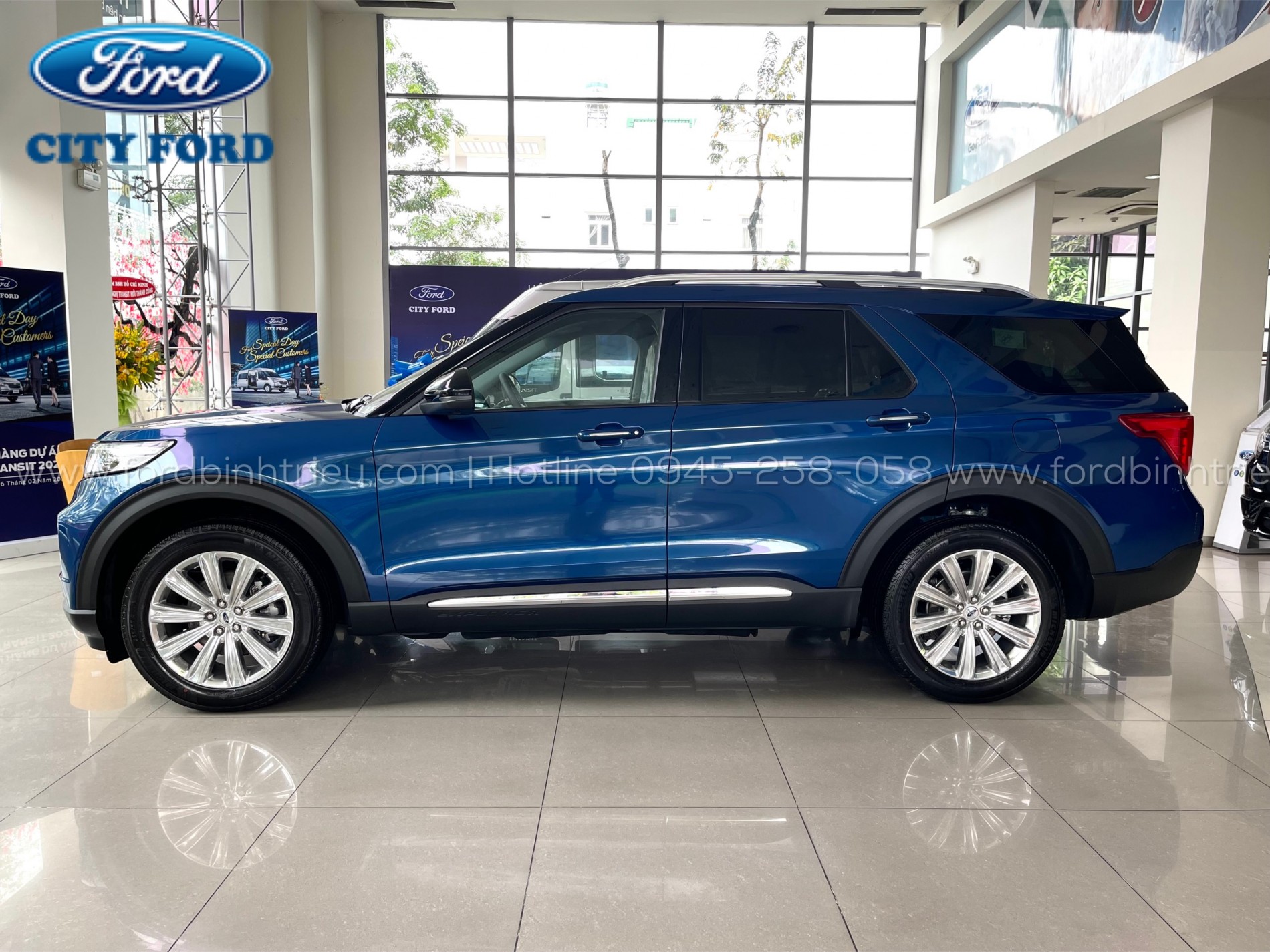 gia_xe_ford_explorer_2025_ngoai_that_15