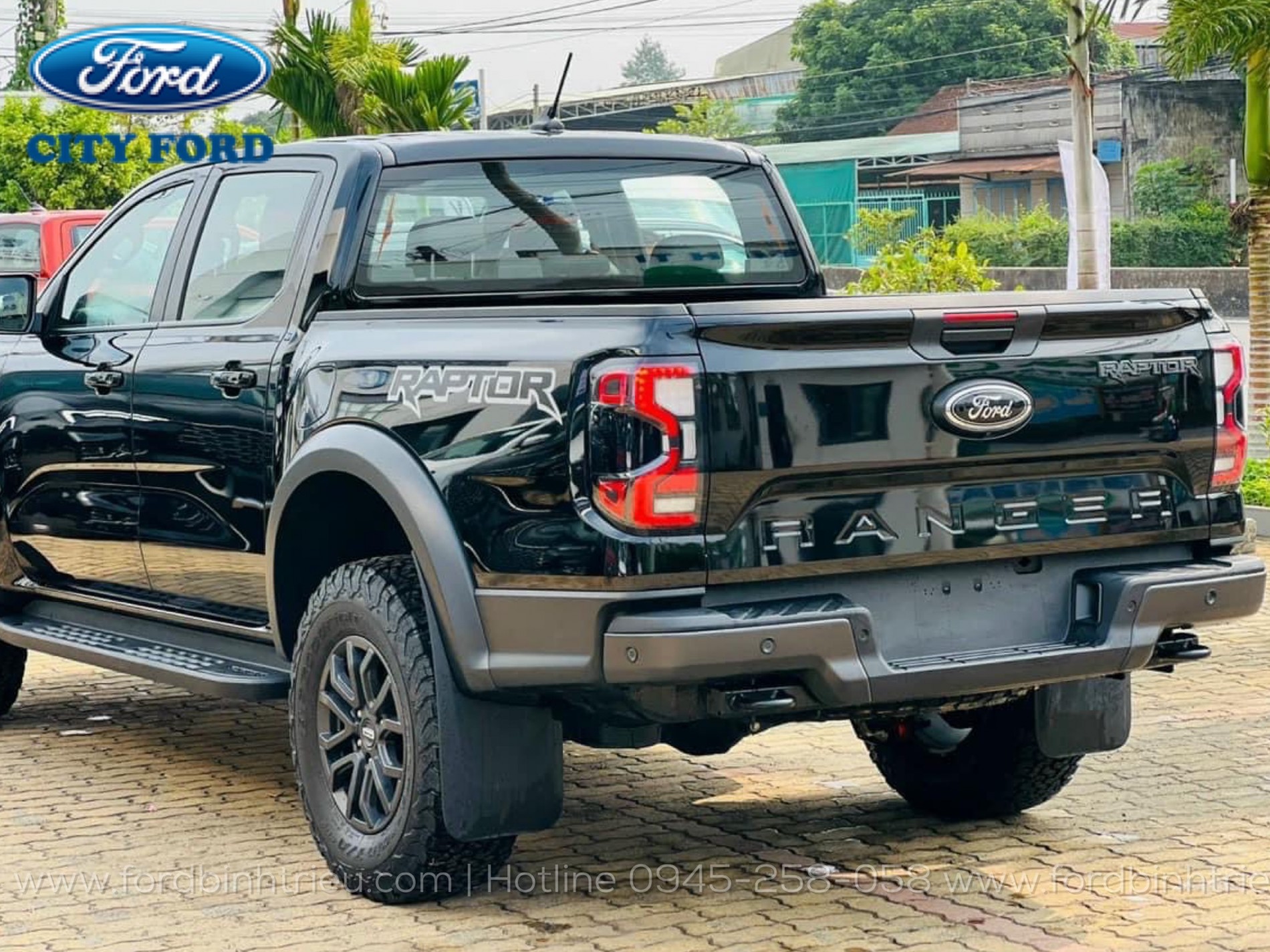 gia_xe_ford_raptor_2025_ngoai_that_8
